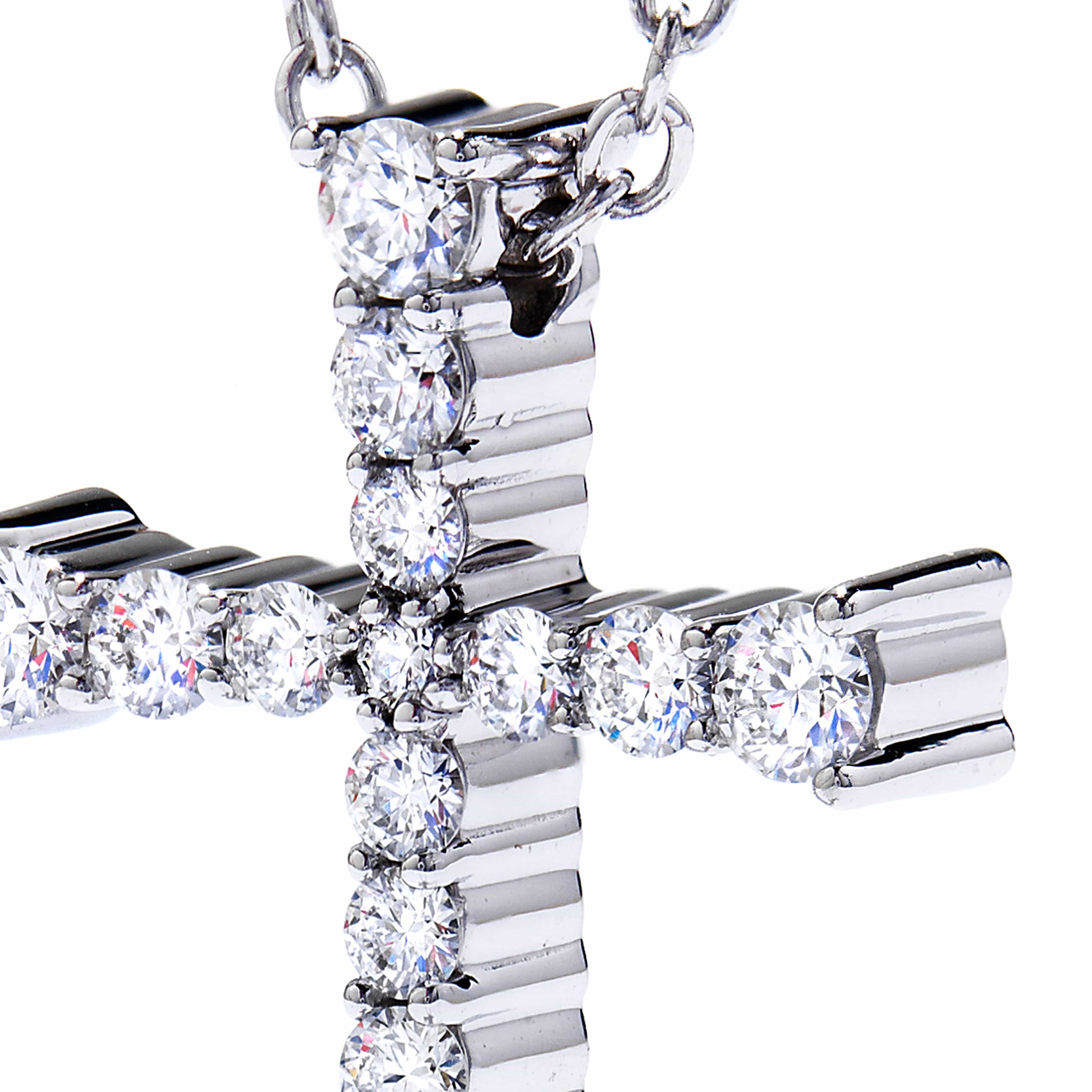 Hearts on fire store diamond cross necklace